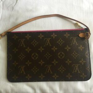 NEW 100% AUTHENTIC LOUIS VUITTON MONOGRAM NEVERFULL POCHETTE WRISTLET CLUTCH-